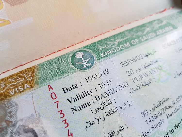 Saudi Terbitkan Aturan Terbaru: Tak Ada Visa Umroh Jika Belum Booking Hotel